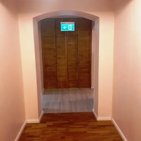 Lv & Am Luetzowplatz * Berlin