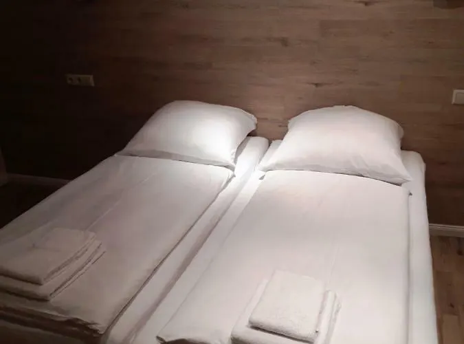 アパート Lv & Am Luetzowplatz ベルリン